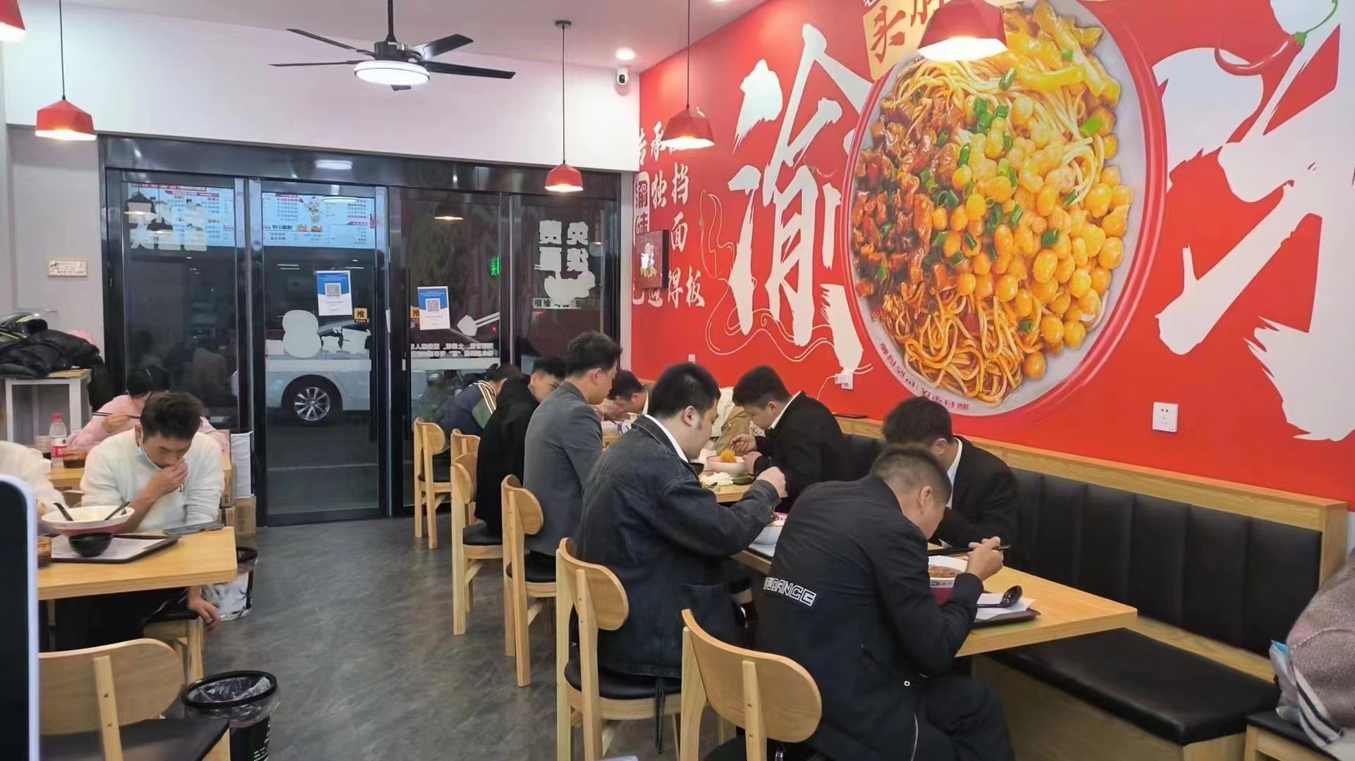 10万能开加盟店吗？看看重庆小面需要多少钱！